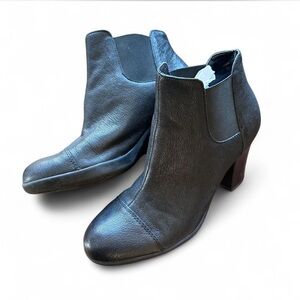 Kenneth Cole Reaction black real leather block heel ankle boots with round toe